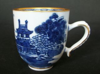 PERFECT CHINESE 18th C QIANLONG BLUE AND WHITE PAGODA LAKE TEA CUP VASE BOWL 5 5