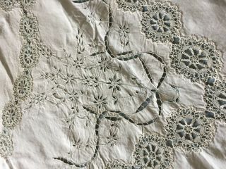 Vintage Hand - Embroidered Linen Tablecloth With Handmade Lace 2