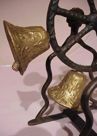 VINTAGE ANTIQUE CAST WALL MOUNT (6) ROTATING BRASS BELLS RANCH COUNTRY DOORBELL 6