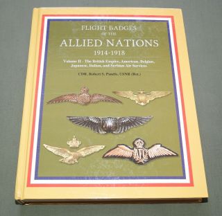 SIGNED US Army WW1 AIR SERVICE PILOT WING FLIGHT BADGE INSIGNIA REFERENCE BOOK G 2
