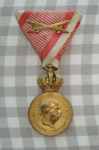 Ww1 Austrian Signum Laudis Medal / K.  U.  K.  Medal Of Military Merit With Swords