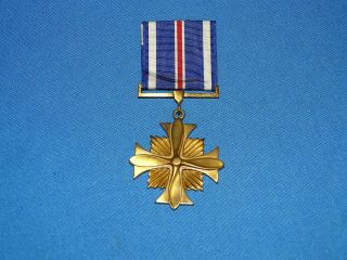 Wwii - Vietnam Flying Cross Medal,  Named To: L.  S.  Swanson (c35)