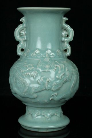 May232 Chinese Longquan Celadon Porcelain Dragon Engraving Vase Pot