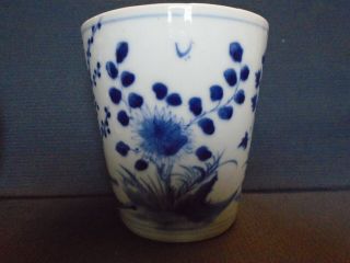 An antique Chinese porcelain b&w small Jardinier/plant pot,  late 19th.  century. 3