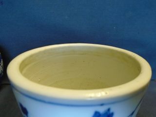 An antique Chinese porcelain b&w small Jardinier/plant pot,  late 19th.  century. 9