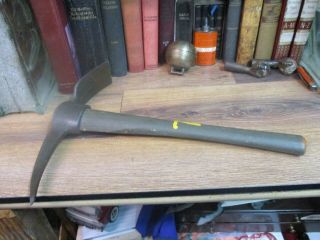 1945 Wwii Military U.  S Army Usmc Pick Axe Entrenching Tool Diamond Calk