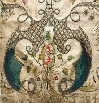EXQUISITE RARE EARLY 18th CENTURY FRENCH SILK & GOLD THREAD EMBROIDERY,  82 3