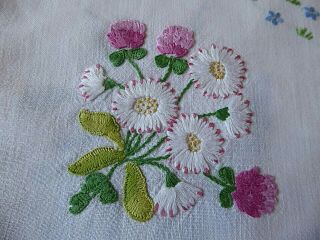 VINTAGE HAND EMBROIDERED TABLECLOTH - DELICATE FLOWER CIRCLE 12