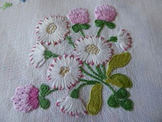 VINTAGE HAND EMBROIDERED TABLECLOTH - DELICATE FLOWER CIRCLE 7