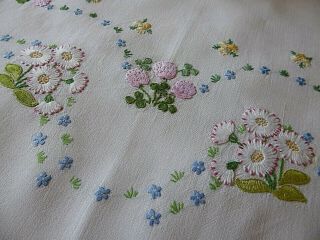 VINTAGE HAND EMBROIDERED TABLECLOTH - DELICATE FLOWER CIRCLE 8