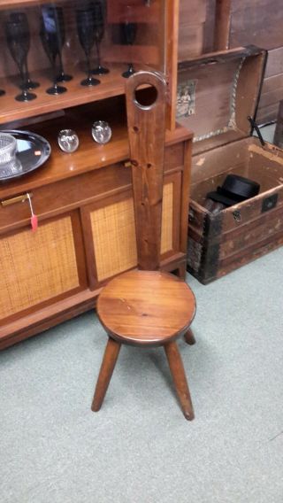 William Fetner Inc.  Mid - Century Pine Keyhole Tote Fireside Chair 2