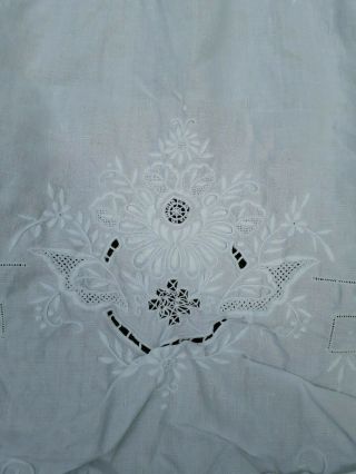 VINTAGE IRISH LINEN MADEIRA TABLECLOTH BANQUET WHITE SHABBY CHIC HAND EMBROIDERY 3