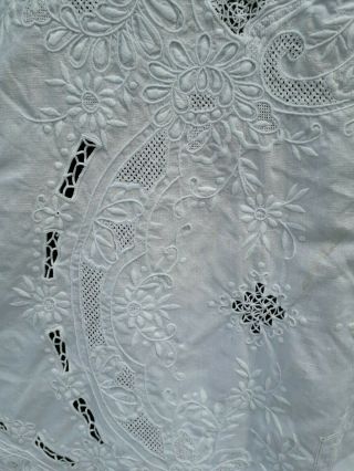 VINTAGE IRISH LINEN MADEIRA TABLECLOTH BANQUET WHITE SHABBY CHIC HAND EMBROIDERY 6