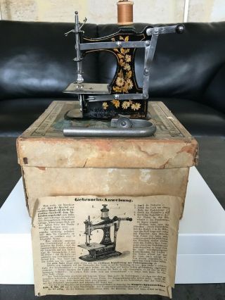 Splendid Antique Toy Sewing Machine Muller 1900s