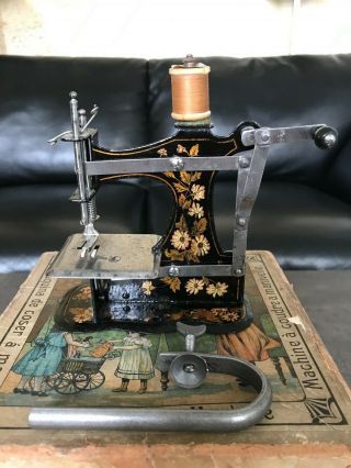 SPLENDID ANTIQUE TOY SEWING MACHINE MULLER 1900s 2