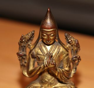 Antique Chinese Tibetan gilt bronze Lama Buddha,  18th 19th century,  Qing Dynasty 4