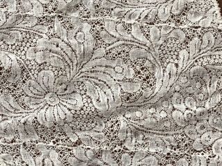 Vintage Collar Fashioned Of C.  1720 Binche Lace Bizarre Silk Design Collector