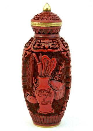 C1736 - 95,  Antique Chinese Carved Red Cinnabar Lacquer Snuff Bottle Qianlong Mark