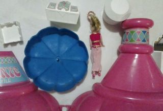 Remco 1976 I Dream of Jeannie Dream Bottle Playset With Doll Rare Vintge 11