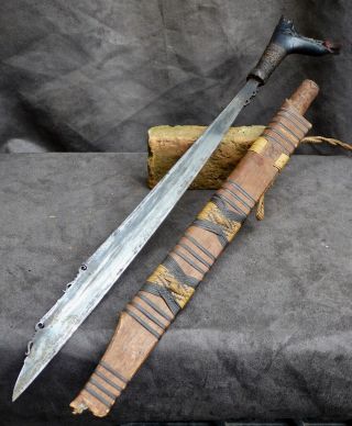Antique and quality headhunters sword,  mandau,  Dayak Borneo Indonesia 9