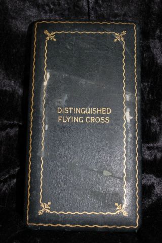 Wwii Distinguished Flying Cross W/ Ribbon Bar,  Lapel Pin In Coffin Case