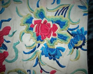 CHINESE ANTIQUE HAND EMBROIDERED SILK BANNER SOME DAMAGE BUT WONDERFUL COLOURS 4
