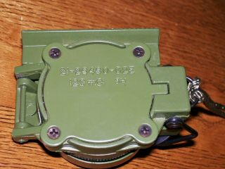 ' 95 U.  S.  Army Issue 3H Compass with Pouch Olive Drab stamped 21 - 26460 - 02E 120mCi 6