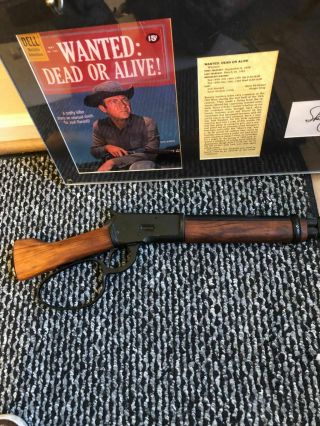 VINTAGE WANTED DEAD OR ALIVE DISPLAY WITH / DENIX RIFLE - STEVE McQUEEN 7