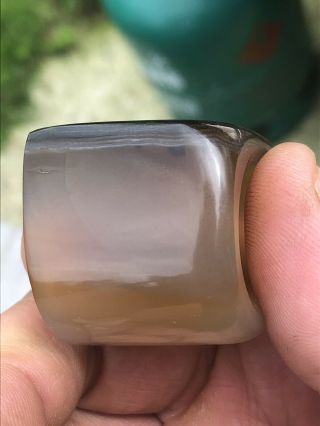 FINE CHINESE QING DYNASTY 19TH CENTURY BANDED AGATE ARCHERS RING 10