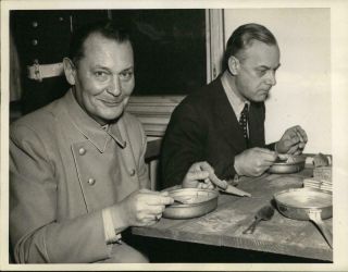 Wwii - - War Criminal Lunches During Nuremberg Trials - - Press Photo A069