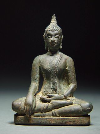 ANTIQUE BRONZE MEDITATING SUKHOTHAI BUDDHA AMULET.  STUPA RELIC.  16/17th C 10