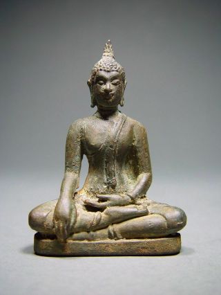 ANTIQUE BRONZE MEDITATING SUKHOTHAI BUDDHA AMULET.  STUPA RELIC.  16/17th C 8