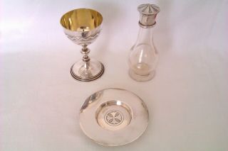 Rare Solid Silver Boxed Victorian Travelling Communion Set