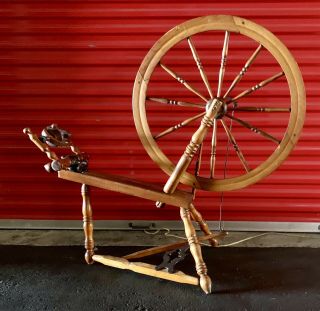 Vintage Spinning Wheel Primitive