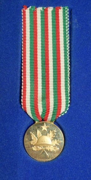 18K Gold Medal WWI Italy 50th Anniv 1918 - 1968 Anniversario della Vittoria M2 3
