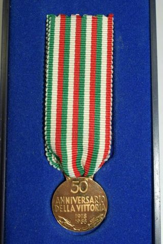18K Gold Medal WWI Italy 50th Anniv 1918 - 1968 Anniversario della Vittoria M2 4
