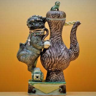 18th Century - Rare Unusual Chinese Kangxi Porcelain Teapot Shishi Foo Dog Lions