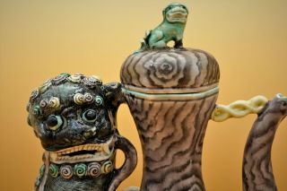 18th Century - RARE Unusual Chinese KANGXI Porcelain TEAPOT Shishi Foo Dog Lions 2