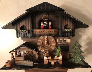 Musical German Black Forest Schneider 8 Day Cuckoo Clock 2 Songs Animated Large