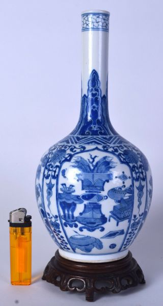 Chinese Porcelain Vase Chinese Blue & White Antique Kangxi Marks Wooden Stand