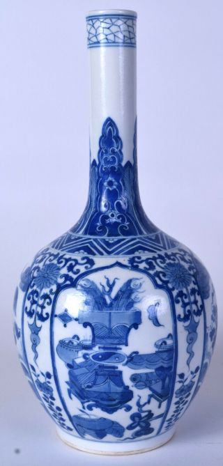 Chinese porcelain vase Chinese blue & white antique kangxi marks wooden stand 3