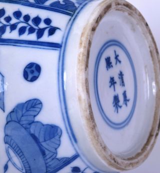 Chinese porcelain vase Chinese blue & white antique kangxi marks wooden stand 5