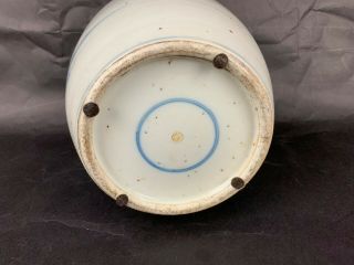 18th C.  KangXi Chinese Blue And White Porcelain Vase 9