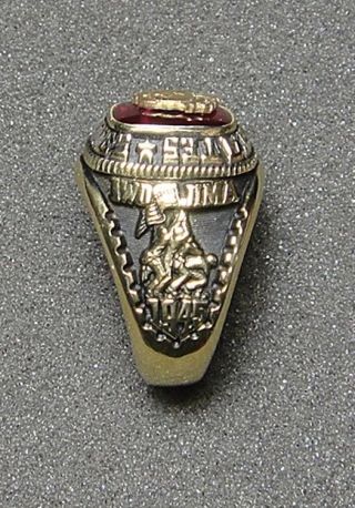 Jostens U.  S.  Marine Corps Men ' s Ring with Stone,  Size 8.  5 2