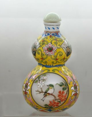 Antique Chinese Hand Painted Peking Glass Snuff Bottle Qianlong Reign 1711 - 1799