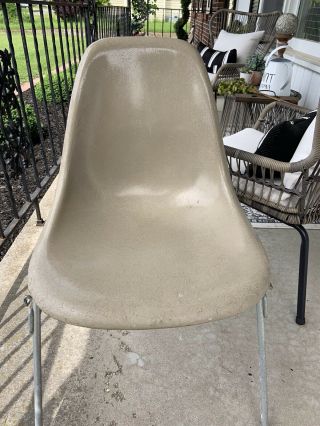 Charles Eames Herman Miller Griege side fiberglass chair 2