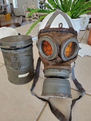 Ww1 Wwl German Gas Mask And Container