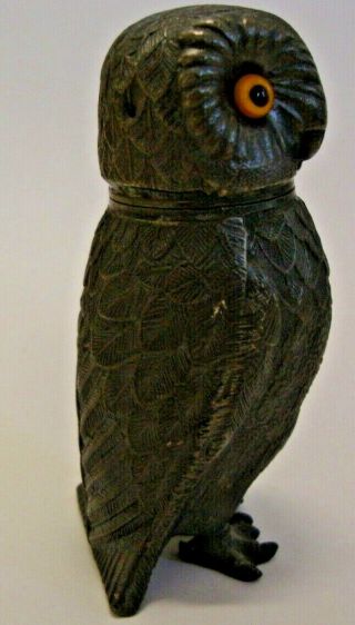 Antique early 20th century novelty pewter pepper pot in the form of an owl 4