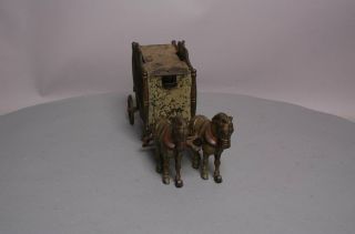 Hubley Vintage Cast Iron Royal Circus Wagon with Horses 7