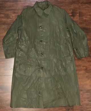 Korean War 1953 Dated Synthetic Rubber O.  D.  Dismounted Raincoat,  Lg Reg